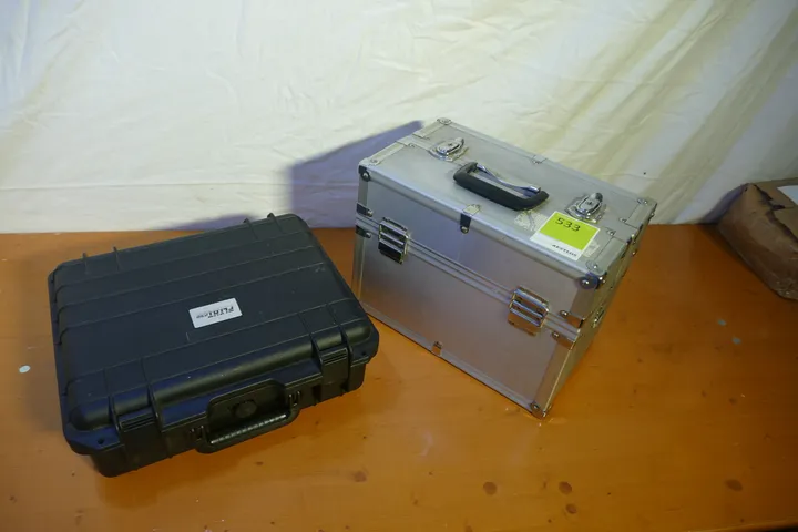 2x Koffer